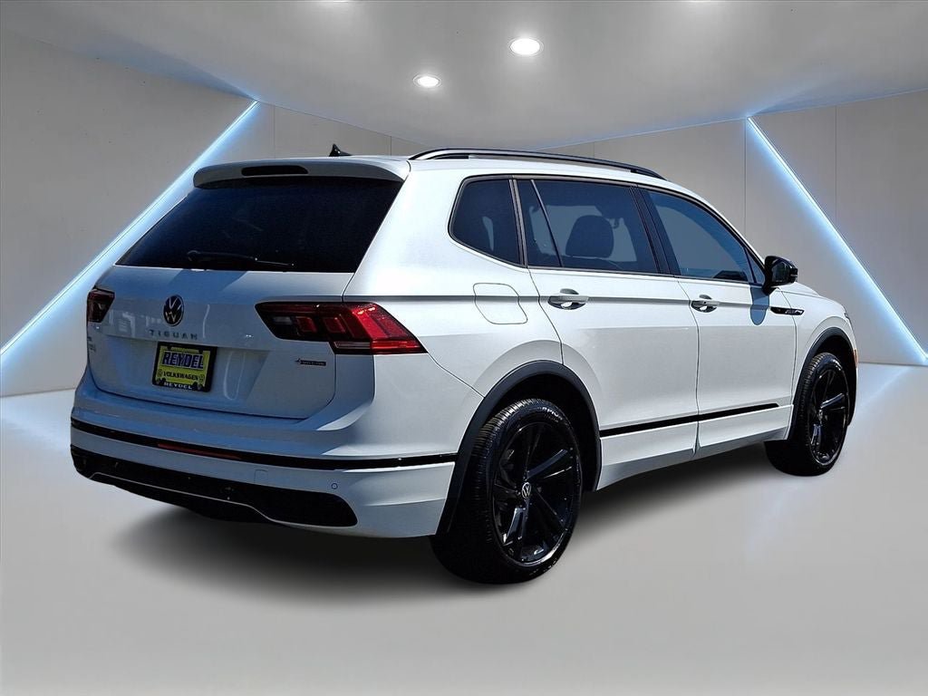 Used 2023 Volkswagen Tiguan SE R-Line AWD/4WD image 6