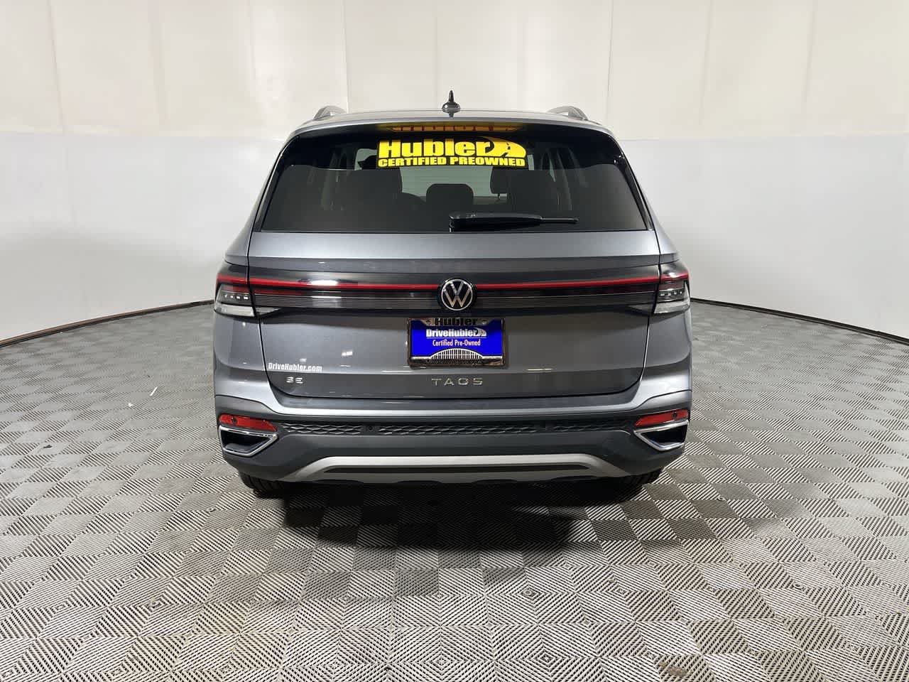 Used 2025 Volkswagen Taos SE FWD image 7