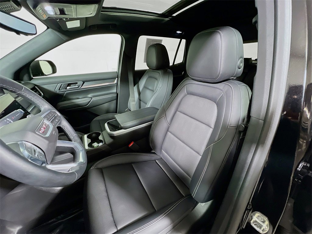 Used 2025 GMC Terrain Elevation w/ Elevation Premium Package image 19