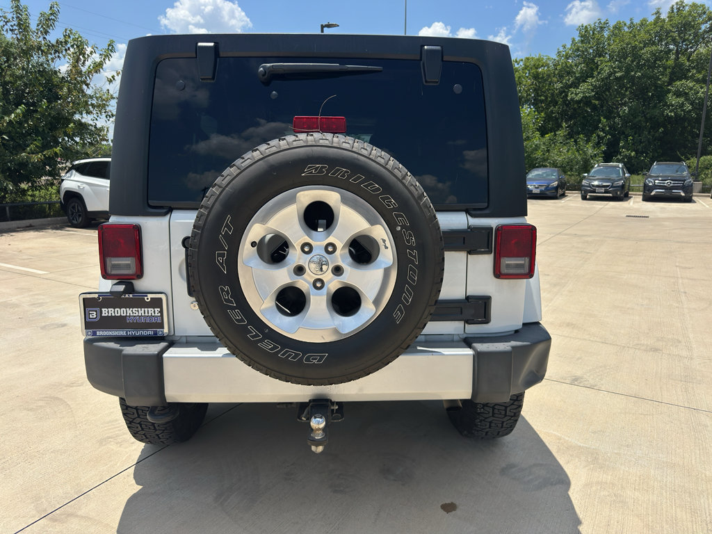 Used 2014 Jeep Wrangler Unlimited Sahara w/ Connectivity Group AWD/4WD image 22