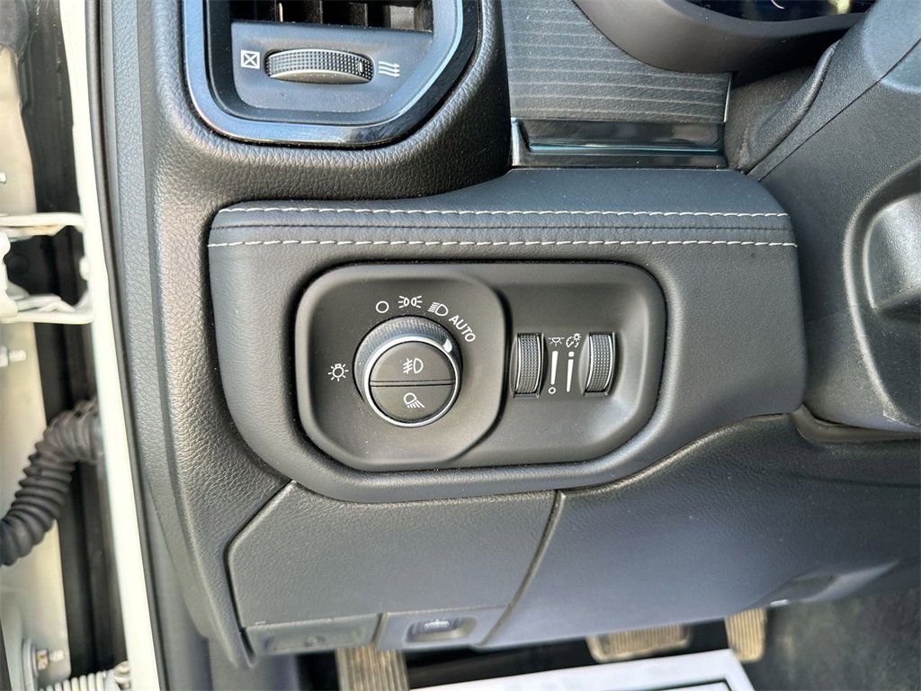 Used 2024 RAM 2500 Limited image 18