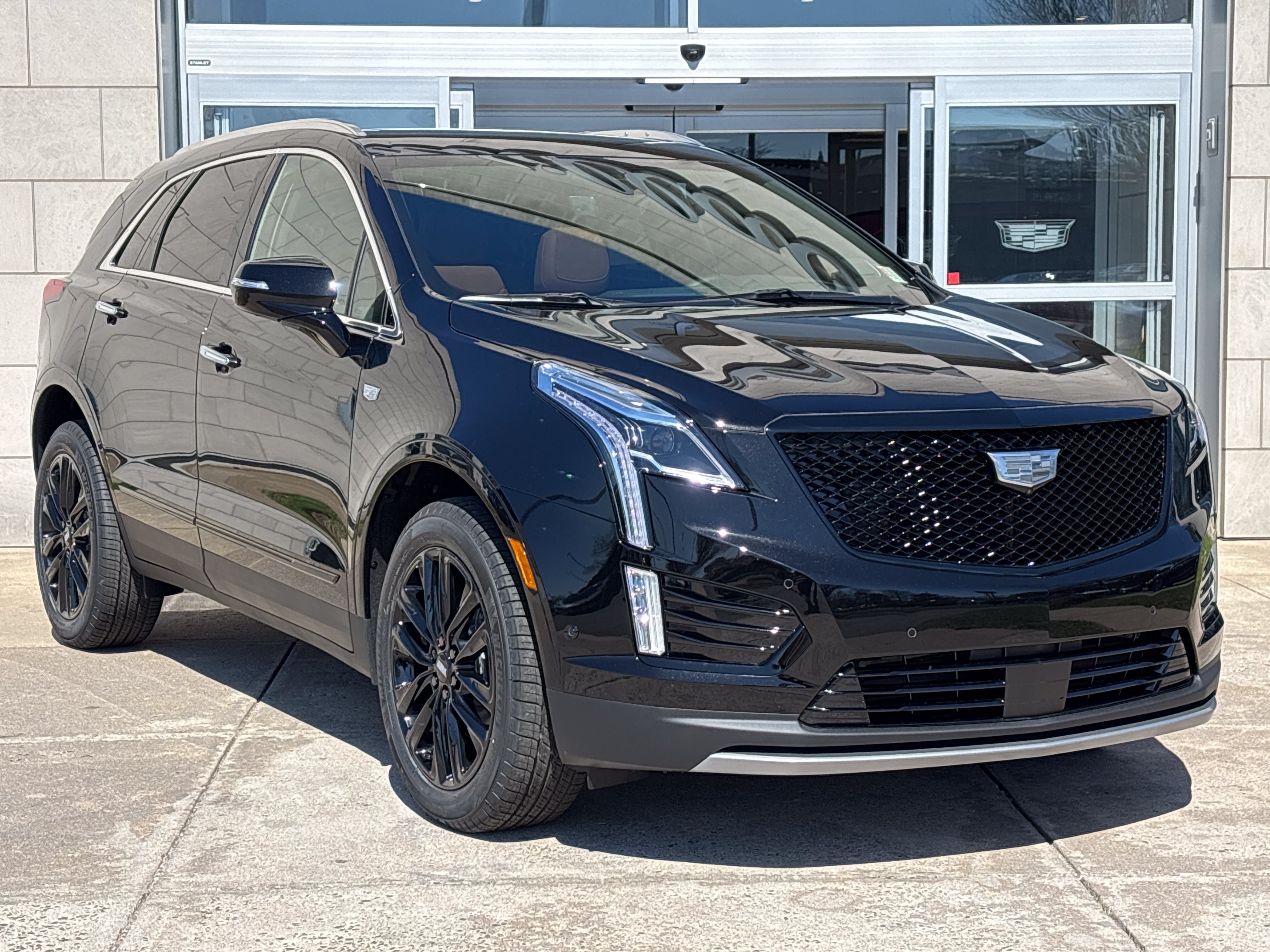 New 2026 Cadillac XT5 Premium Luxury w/ LPO, ONYX Package AWD/4WD image 2