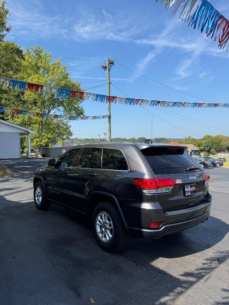 Used 2019 Jeep Grand Cherokee Laredo RWD image 9