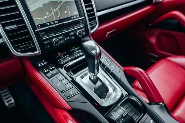 Used 2016 Porsche Cayenne S AWD/4WD image 15