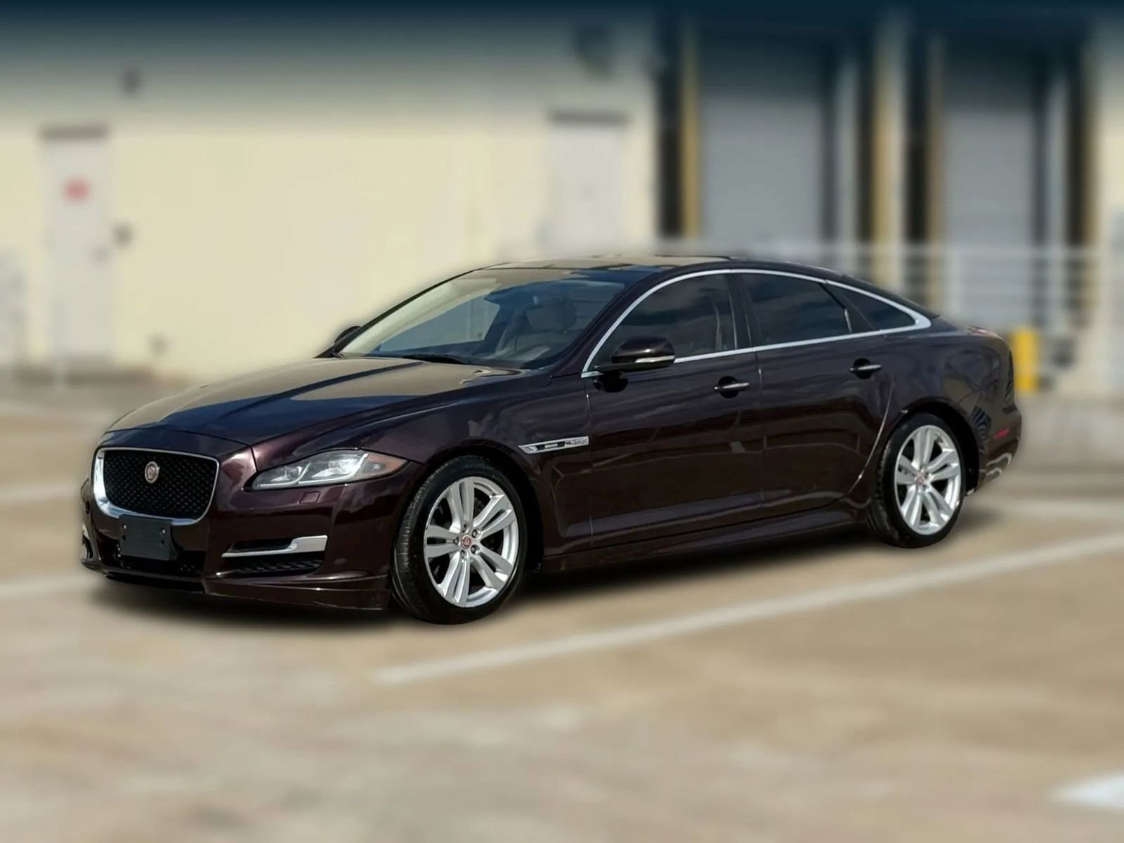 Used 2016 Jaguar XJ R-Sport image 3