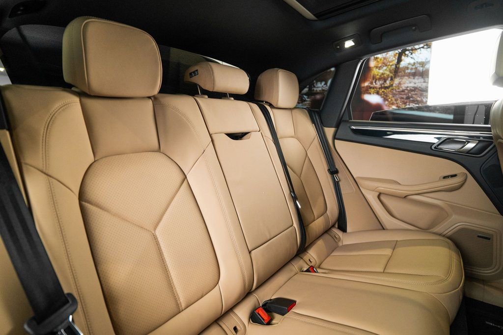 New 2026 Porsche Macan AWD/4WD image 38