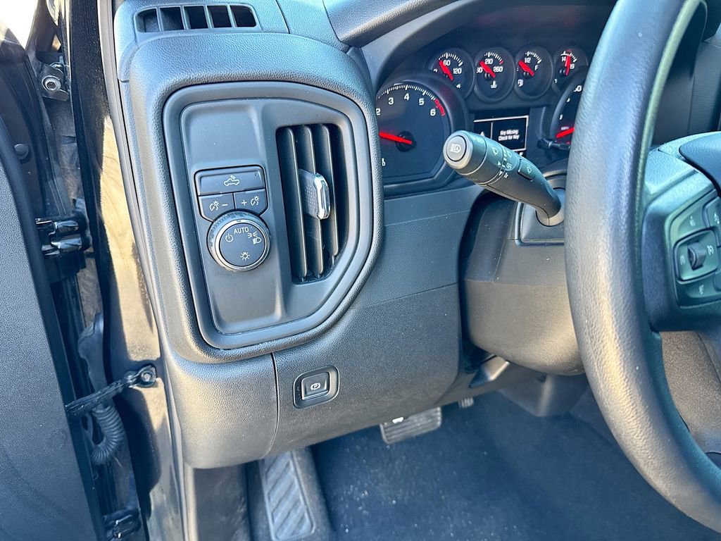 Used 2024 Chevrolet Silverado 1500 Custom image 10