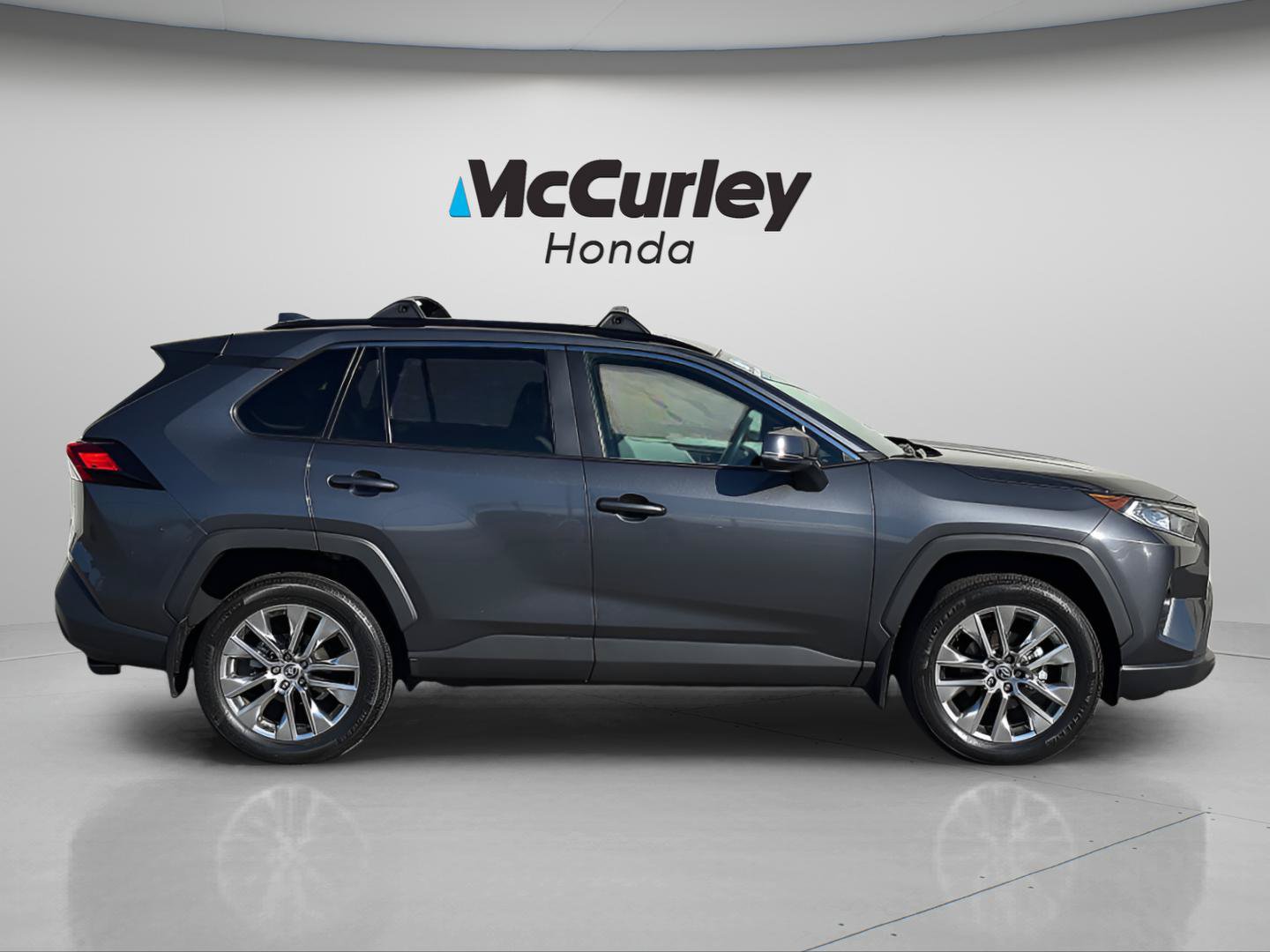 Used 2021 Toyota RAV4 XLE Premium w/ Carpet Mat Package (TMS) FWD image 2