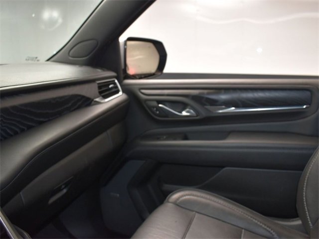 Used 2022 GMC Yukon XL Denali image 21