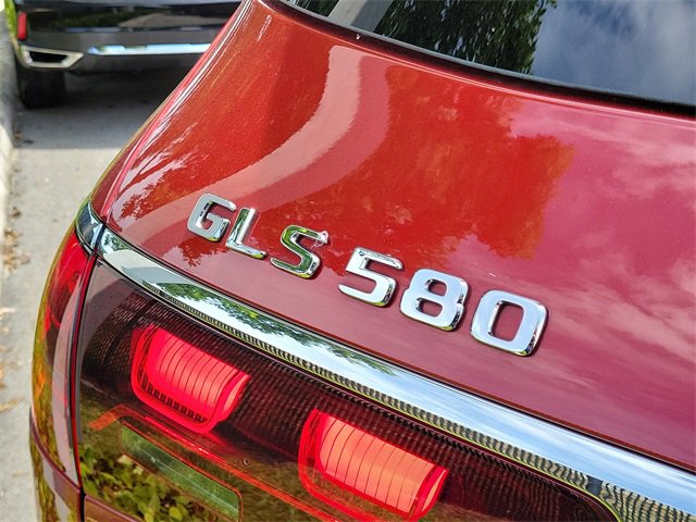 Used 2024 Mercedes-Benz GLS 580 4MATIC image 7