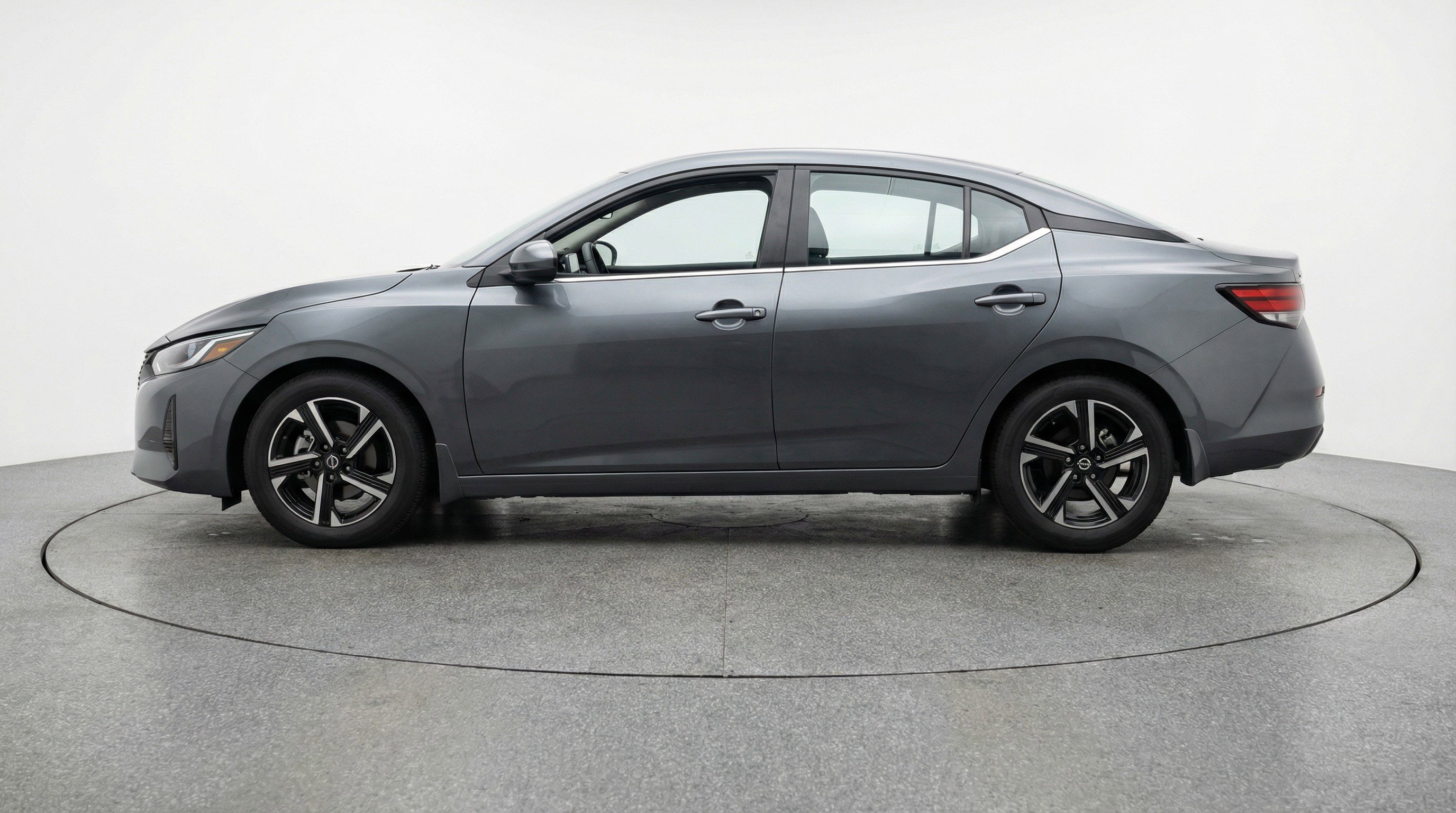 Used 2025 Nissan Sentra SV image 5