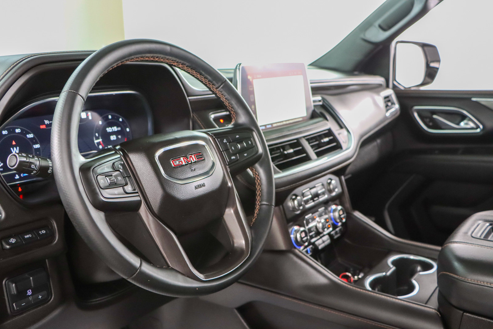 Used 2023 GMC Yukon AT4 w/ AT4 Premium Plus Package AWD/4WD image 26