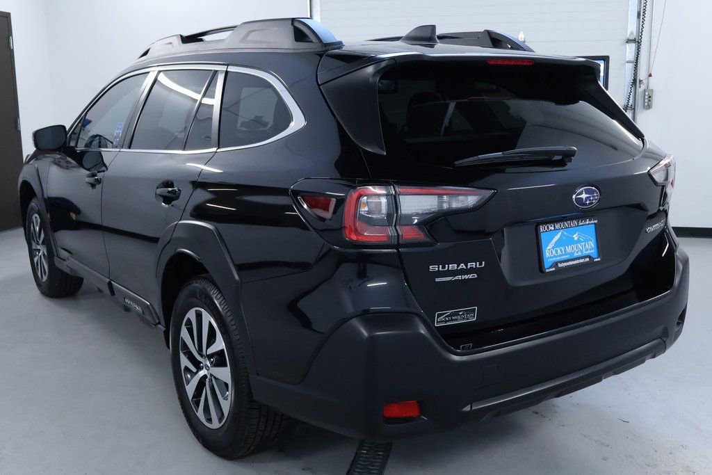 Used 2024 Subaru Outback Premium image 5