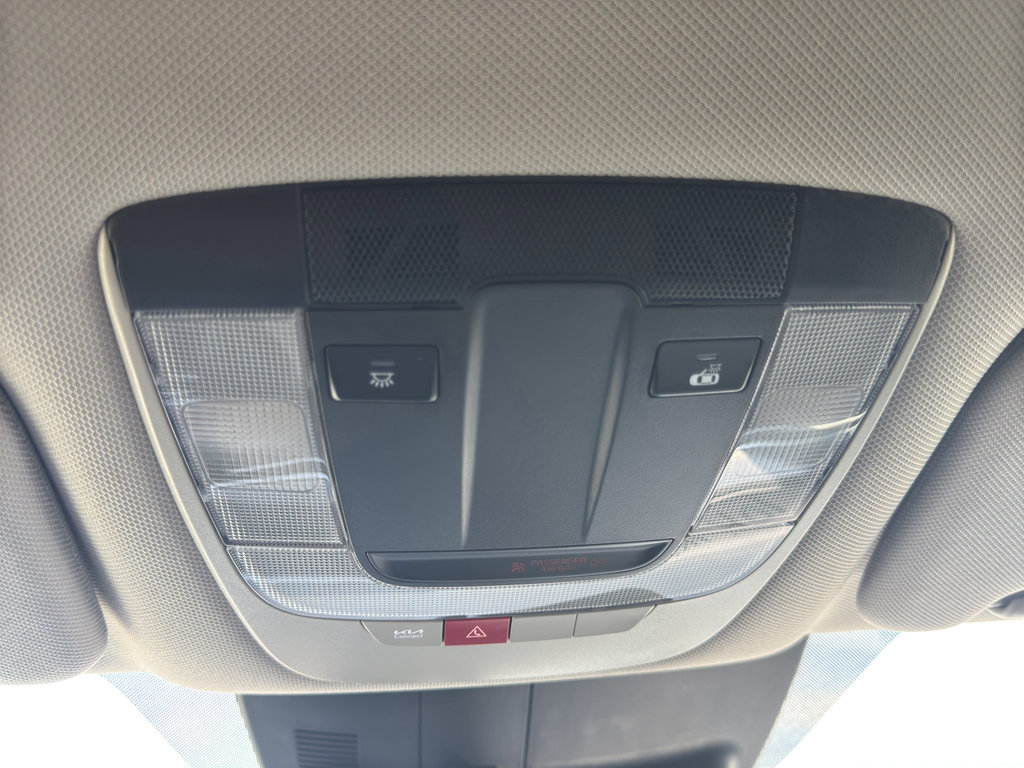 Used 2025 Kia Sorento S image 20