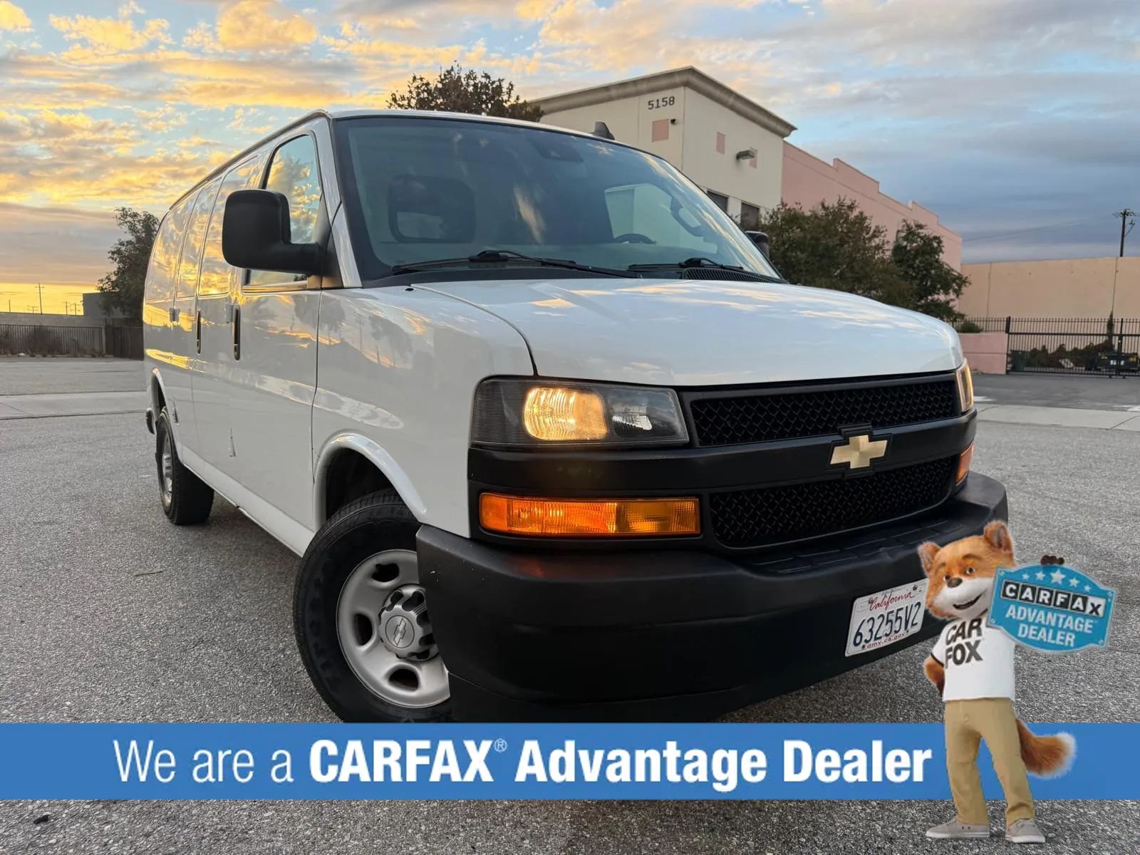 Used 2019 Chevrolet Express 2500 RWD image 2