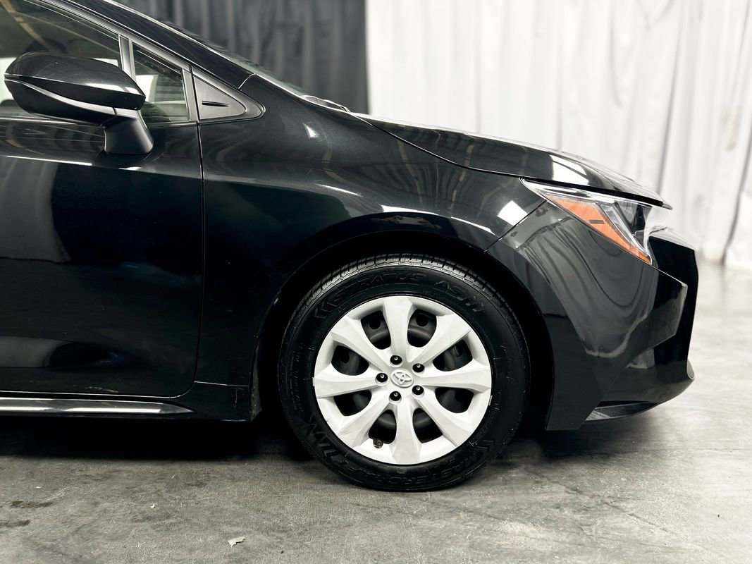 Used 2022 Toyota Corolla LE image 13