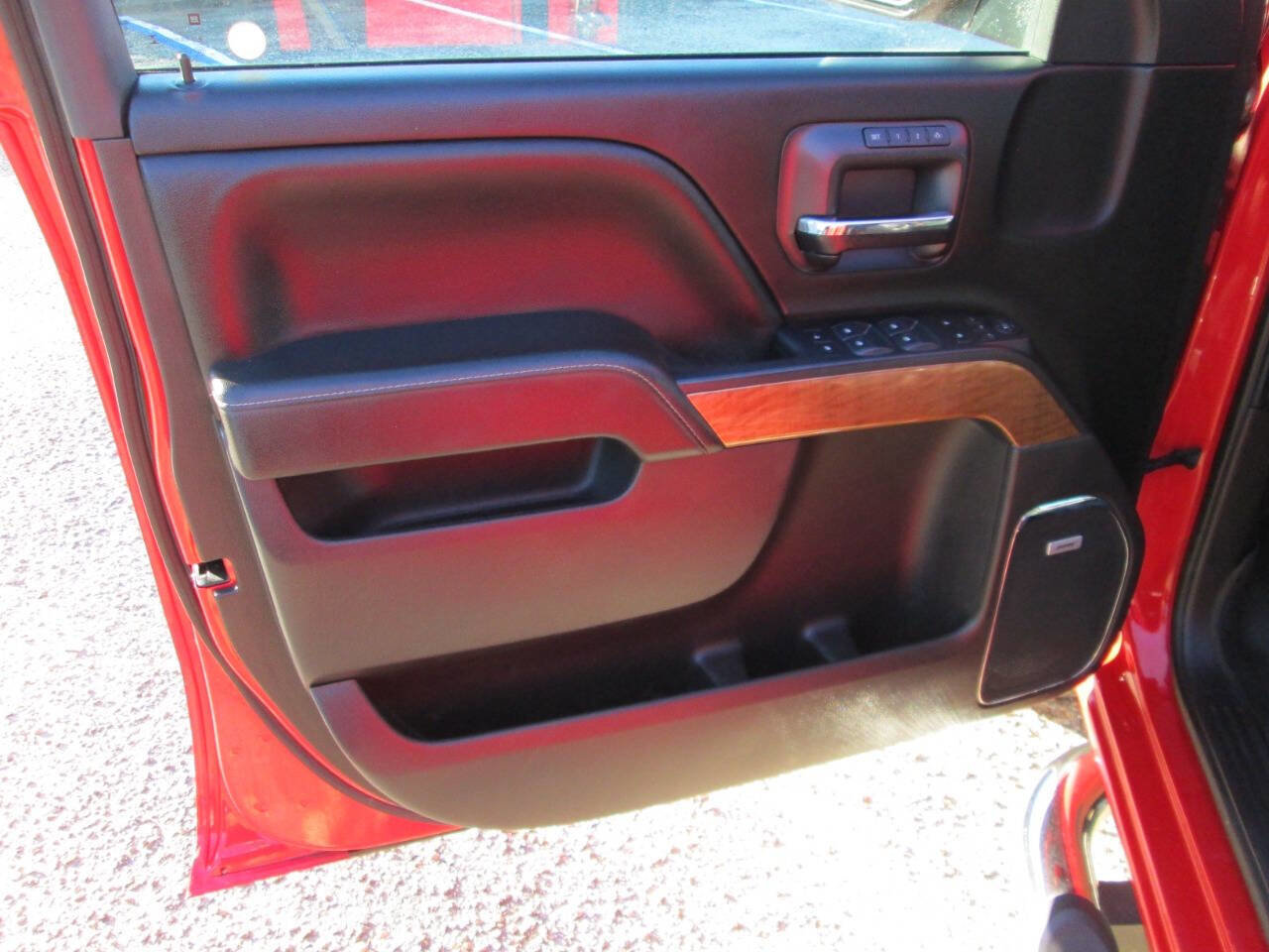 Used 2018 Chevrolet Silverado 1500 LTZ w/ Texas Edition image 24