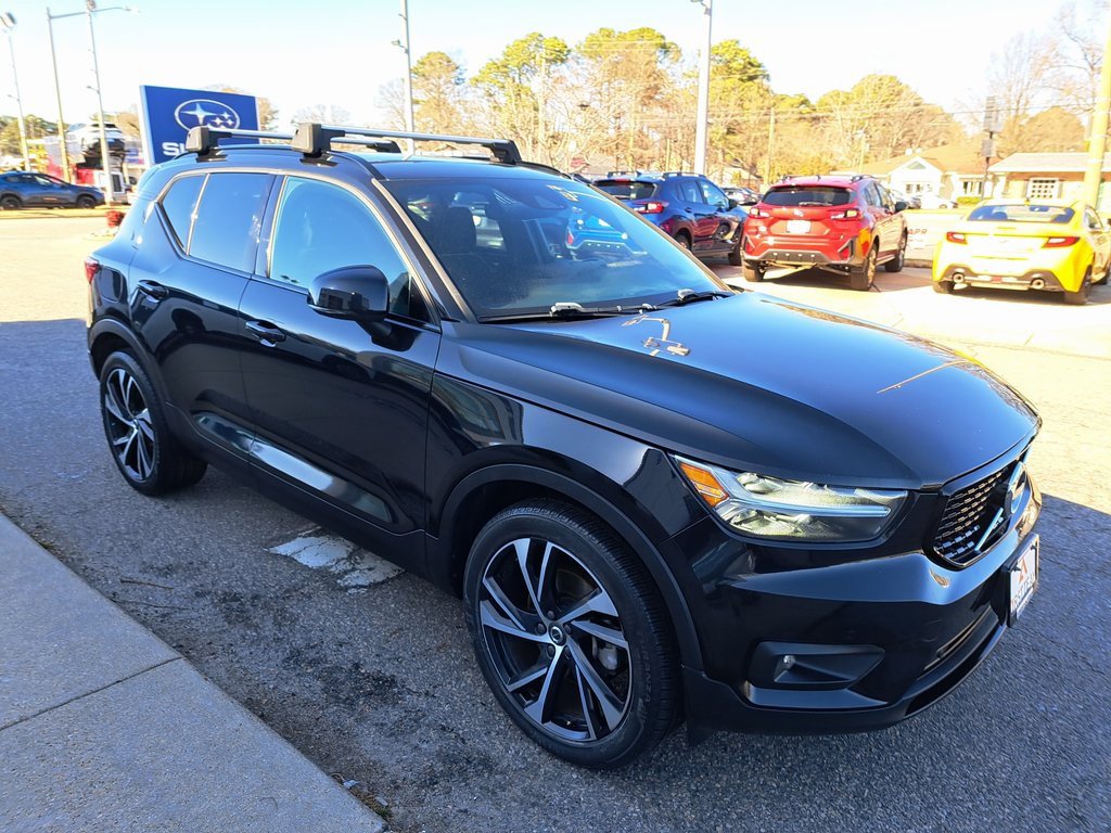 Used 2020 Volvo XC40 T5 R-Design w/ Protection Package Premier image 8