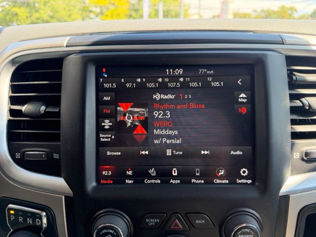 Used 2020 RAM 1500 Classic SLT w/ Luxury Group RWD image 39