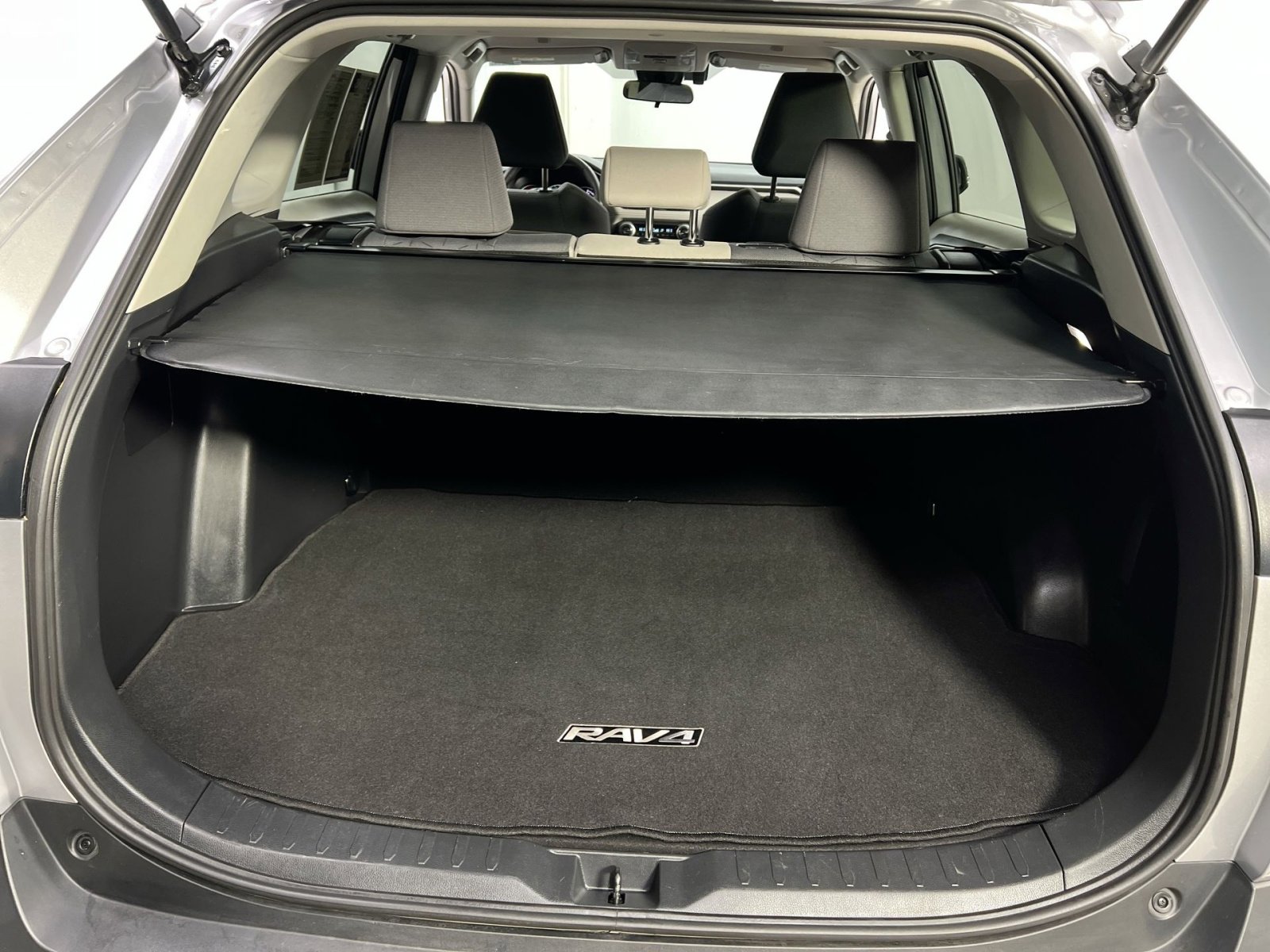 Used 2024 Toyota RAV4 XLE image 29