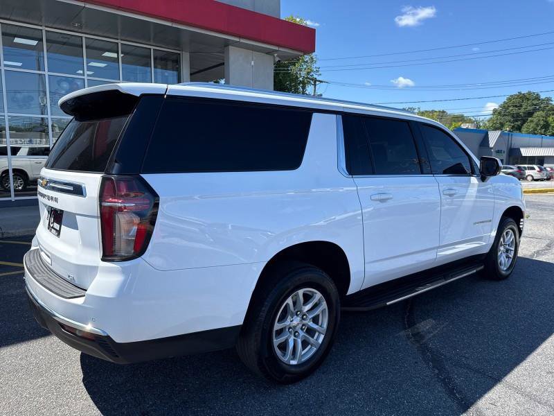 Used 2024 Chevrolet Suburban LT image 7
