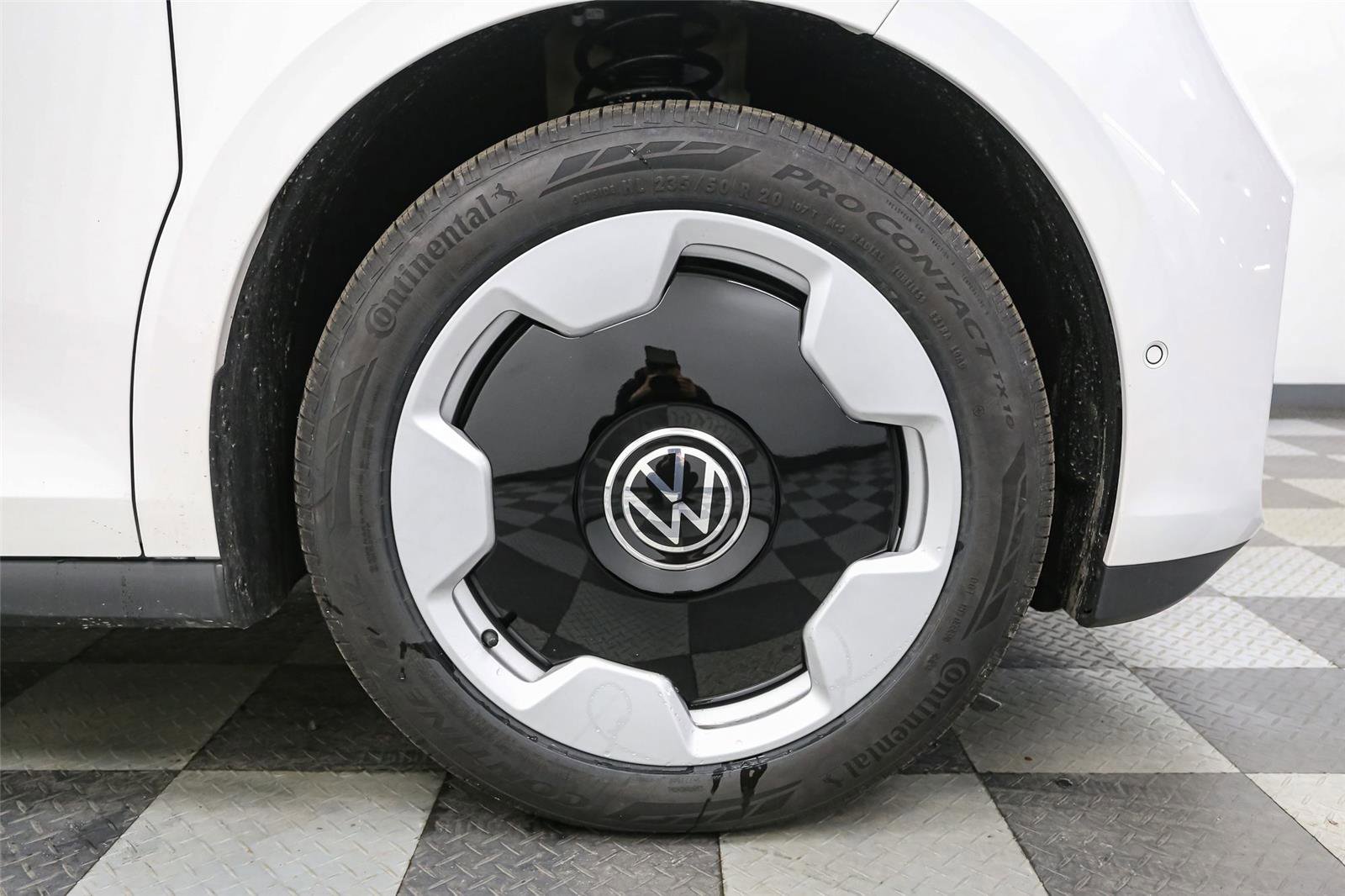 New 2025 Volkswagen ID. Buzz Pro S image 12