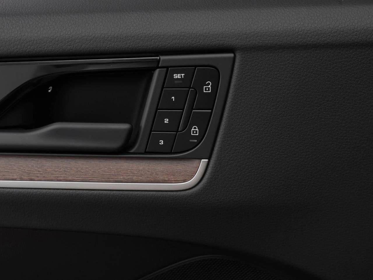 New 2025 Porsche Cayenne image 52