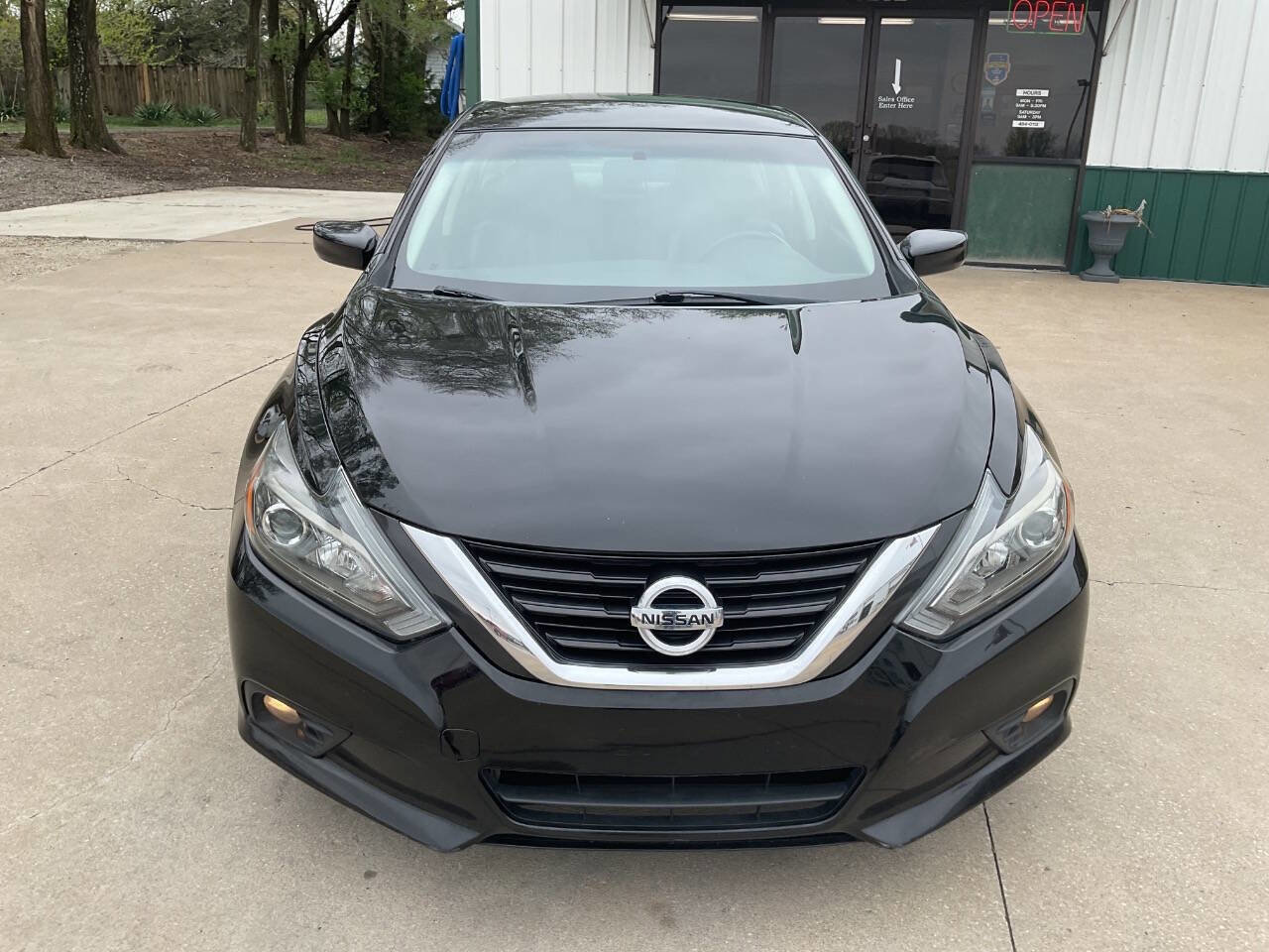 Used 2018 Nissan Altima 2.5 SR w/ SR Special Edition FWD image 4