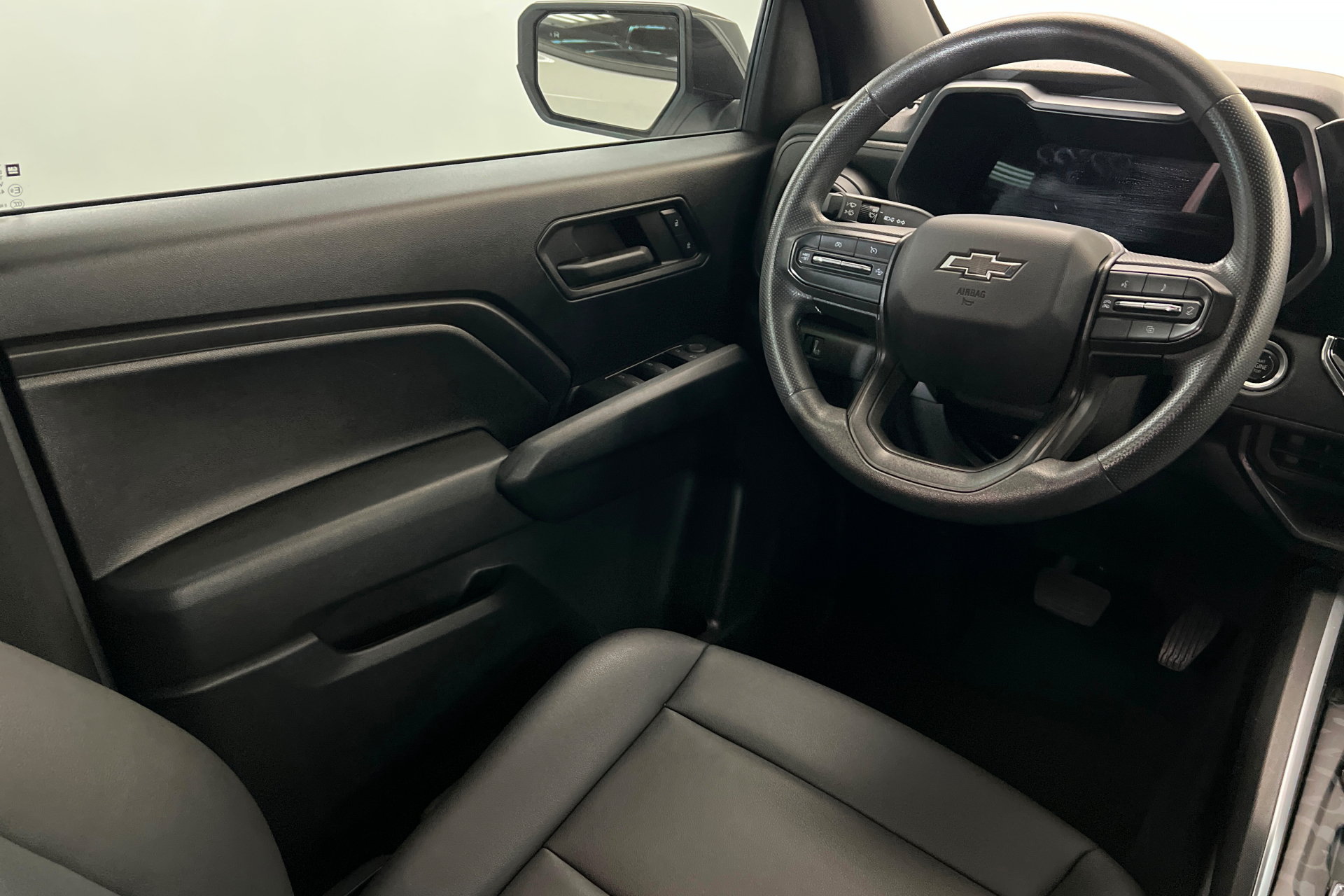 Used 2024 Chevrolet Colorado Trail Boss w/ Advanced Trailering Package AWD/4WD image 12