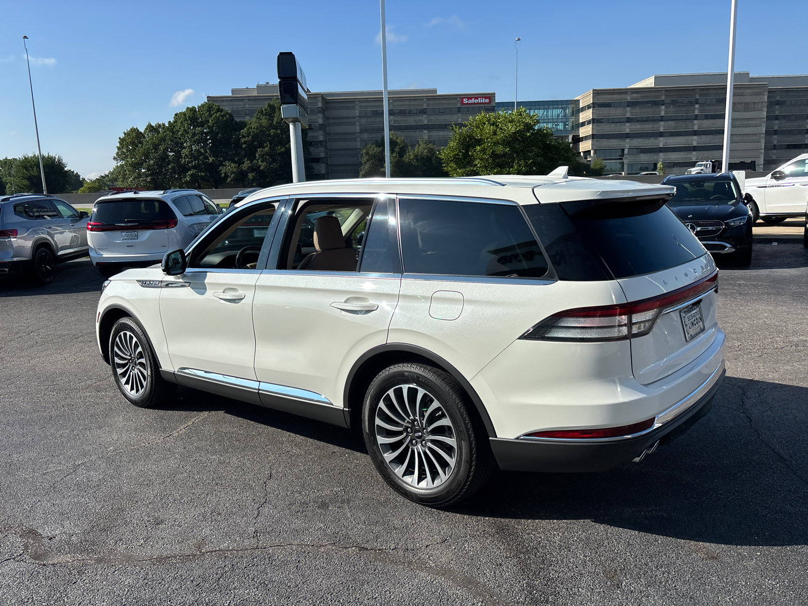 Certified 2022 Lincoln Aviator Reserve w/ Elements Package Plus AWD/4WD image 5