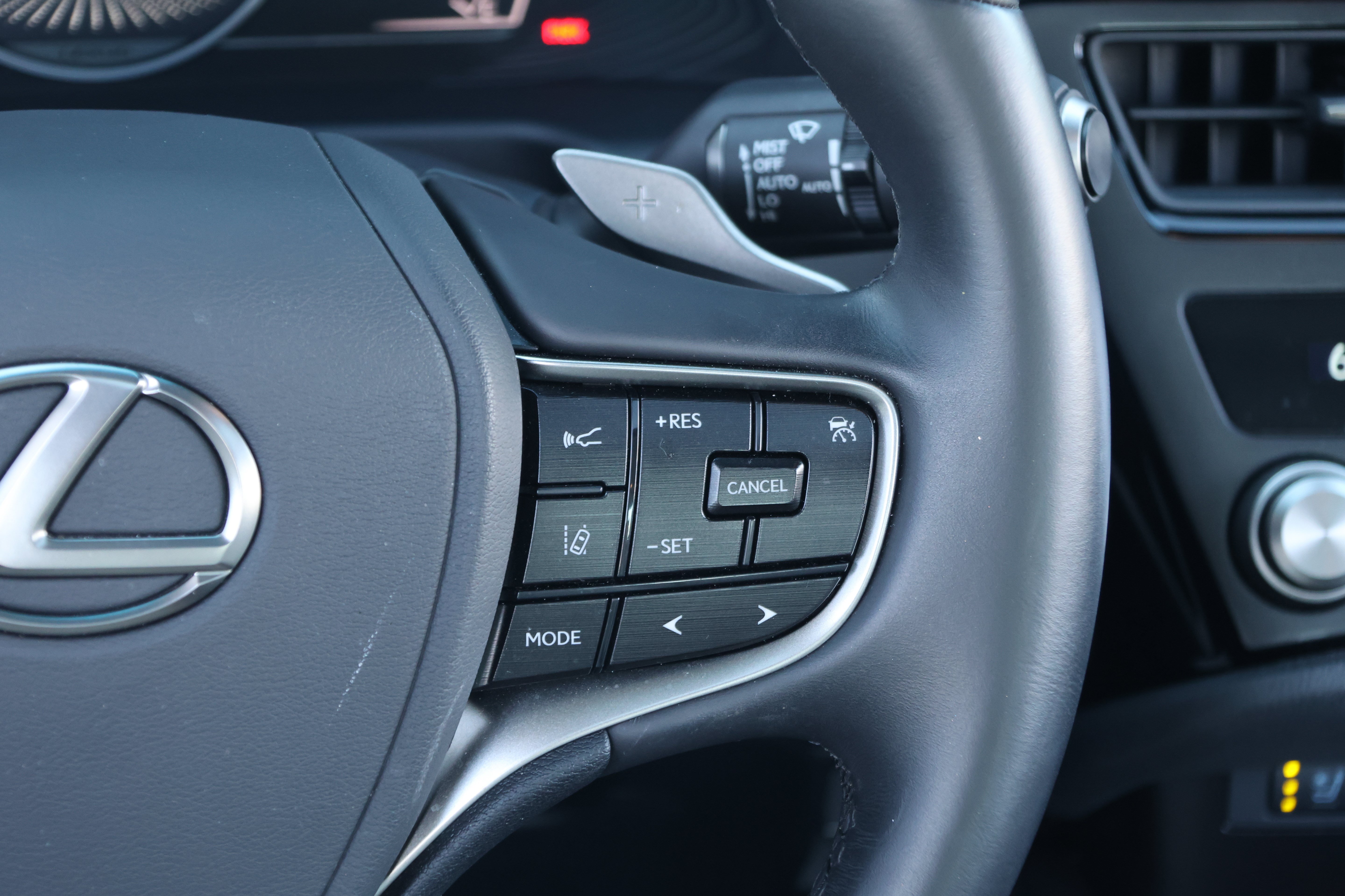 Used 2025 Lexus ES 350 w/ Premium Package FWD image 29