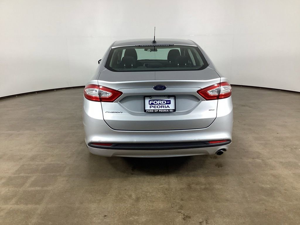 Used 2014 Ford Fusion SE FWD image 10