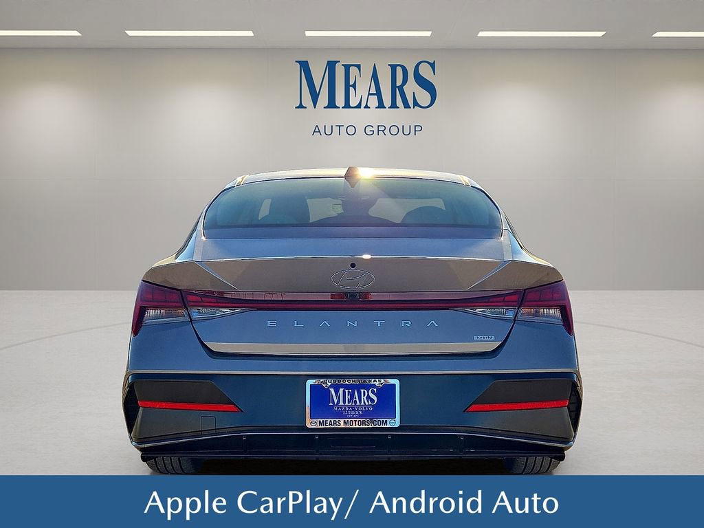 Used 2025 Hyundai Elantra Limited image 5