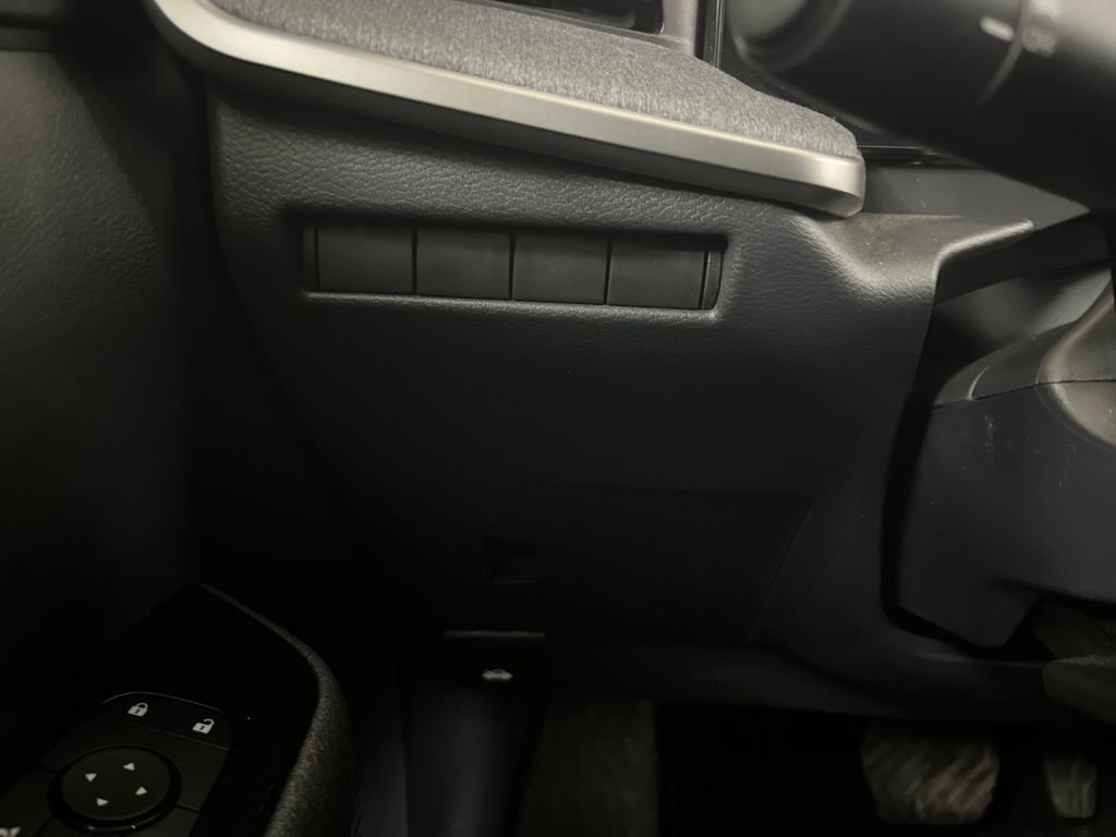 Used 2025 Nissan Kicks SV image 57