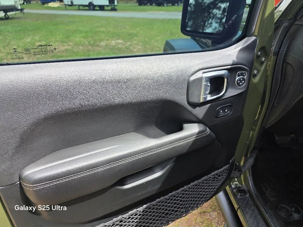Used 2021 Jeep Wrangler Unlimited Rubicon AWD/4WD image 18