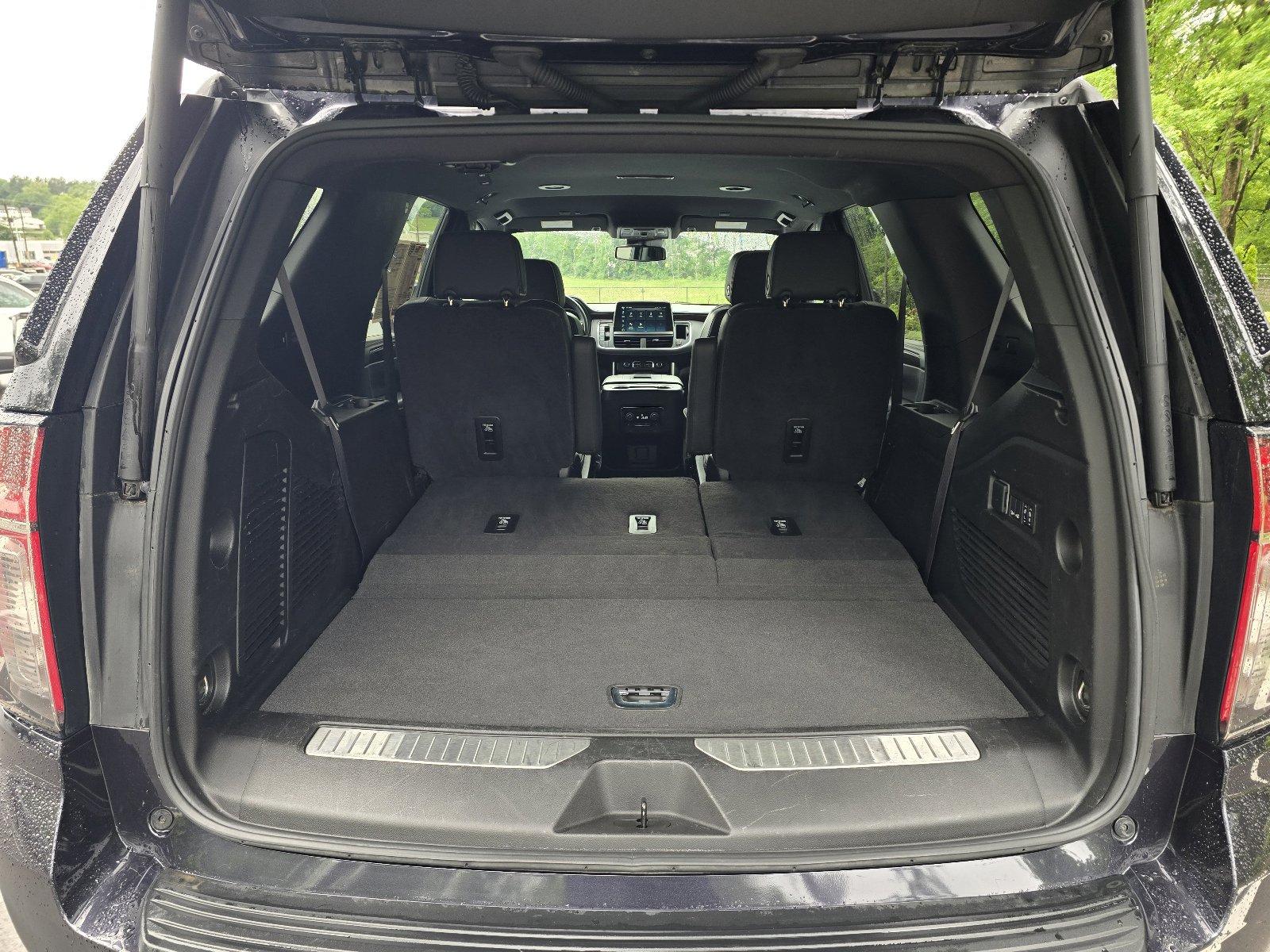 Used 2024 Chevrolet Tahoe Premier AWD/4WD image 26