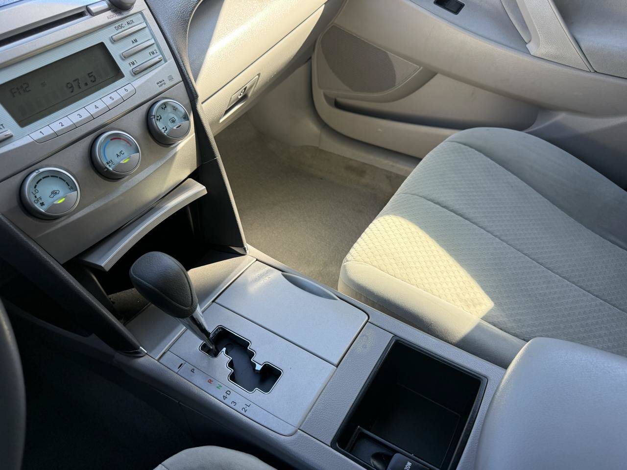 Used 2008 Toyota Camry LE FWD image 11