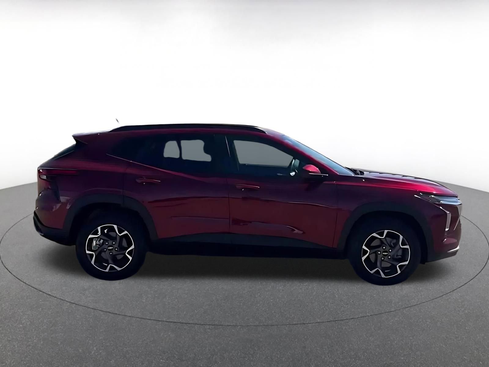 Used 2025 Chevrolet Trax LT image 15