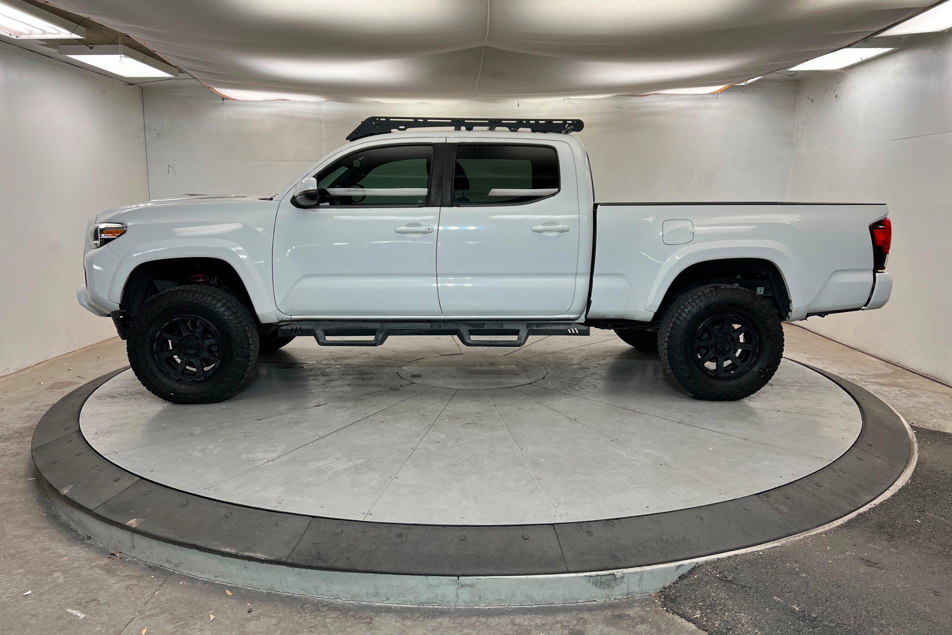 Used 2019 Toyota Tacoma TRD Sport w/ TRD Premium Sport Package image 2