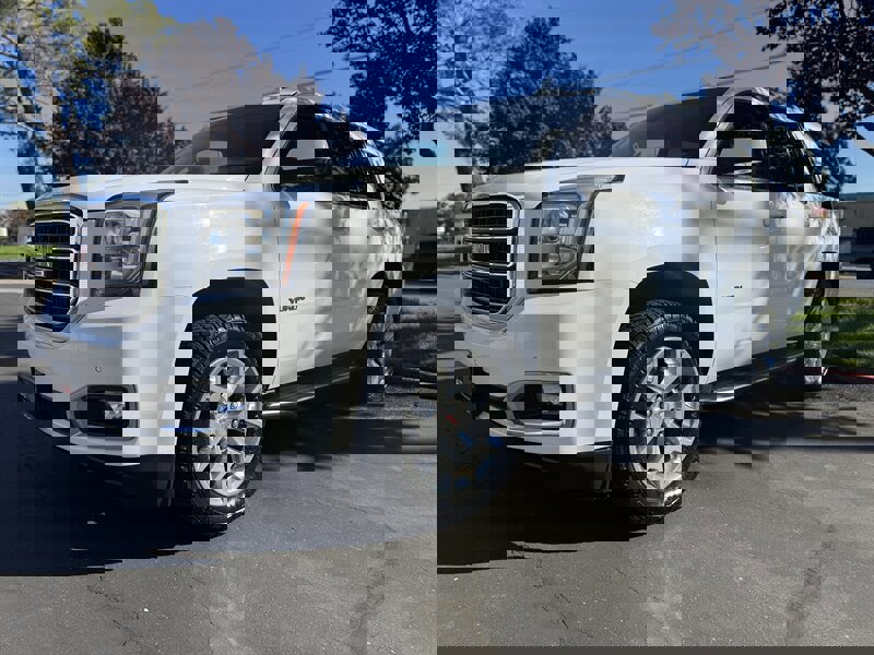 Used 2017 GMC Yukon SLT w/ Open Road Package image 6