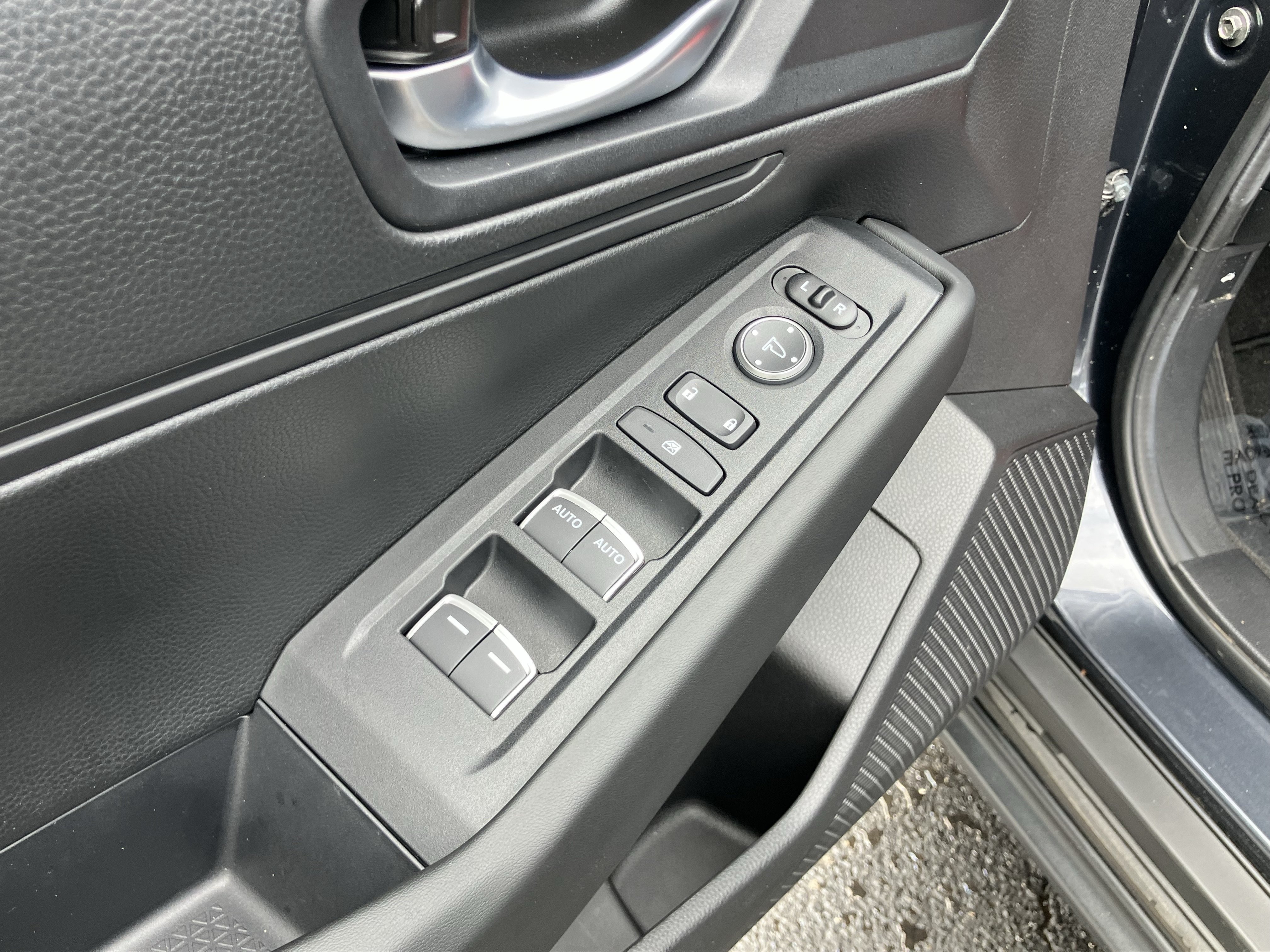 Used 2025 Honda Accord LX image 15
