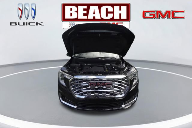 Used 2024 GMC Terrain Denali w/ Black Diamond Edition image 9
