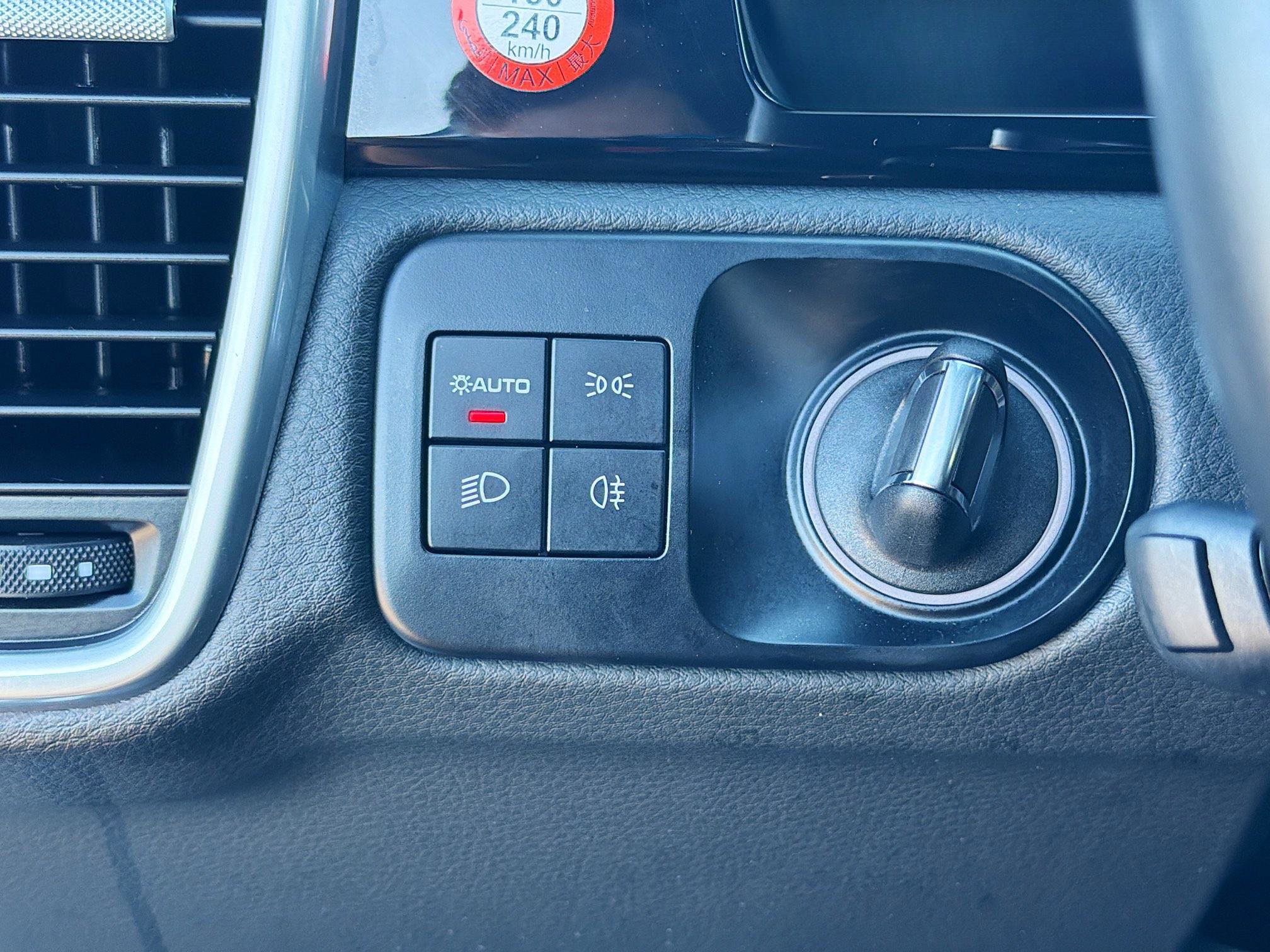 Used 2023 Porsche Cayenne Platinum Edition image 35