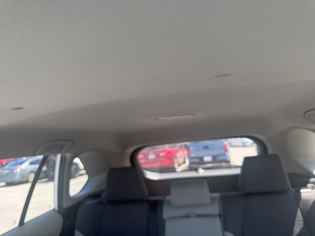 Used 2022 Toyota RAV4 XLE AWD/4WD image 5