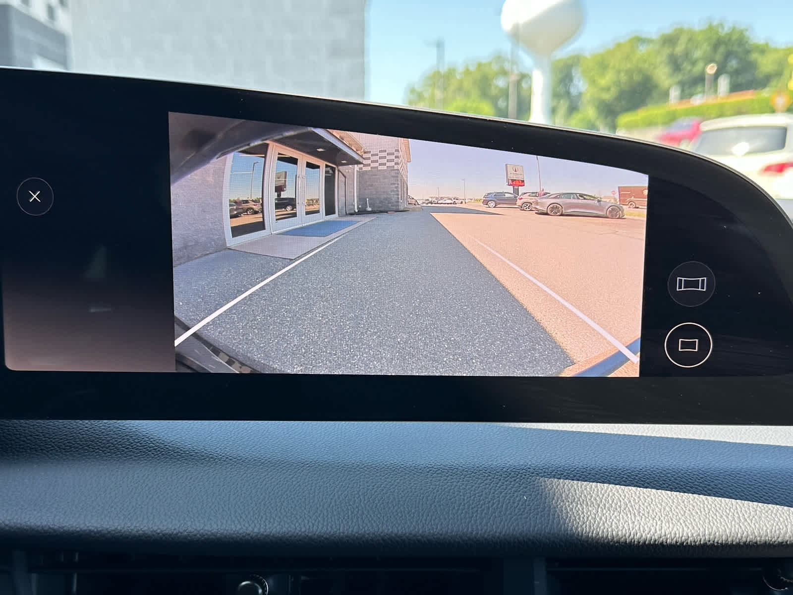 Used 2024 Lucid Air Touring AWD/4WD image 25