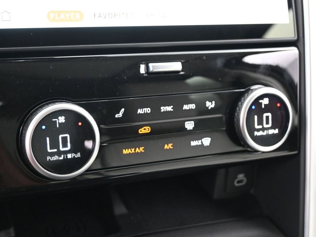 New 2025 Land Rover Discovery Dynamic SE AWD/4WD image 12