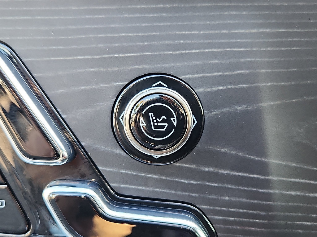 Used 2024 Cadillac Lyriq Luxury RWD image 27