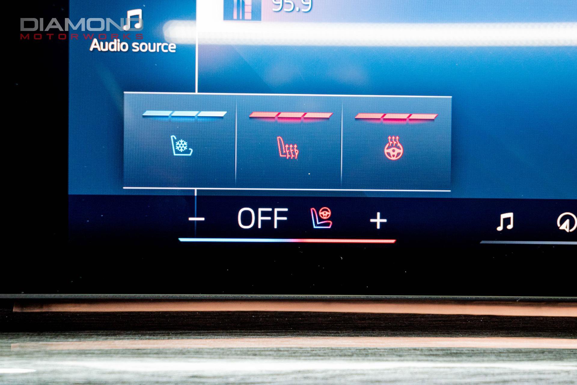 Used 2023 BMW i7 xDrive60 image 98