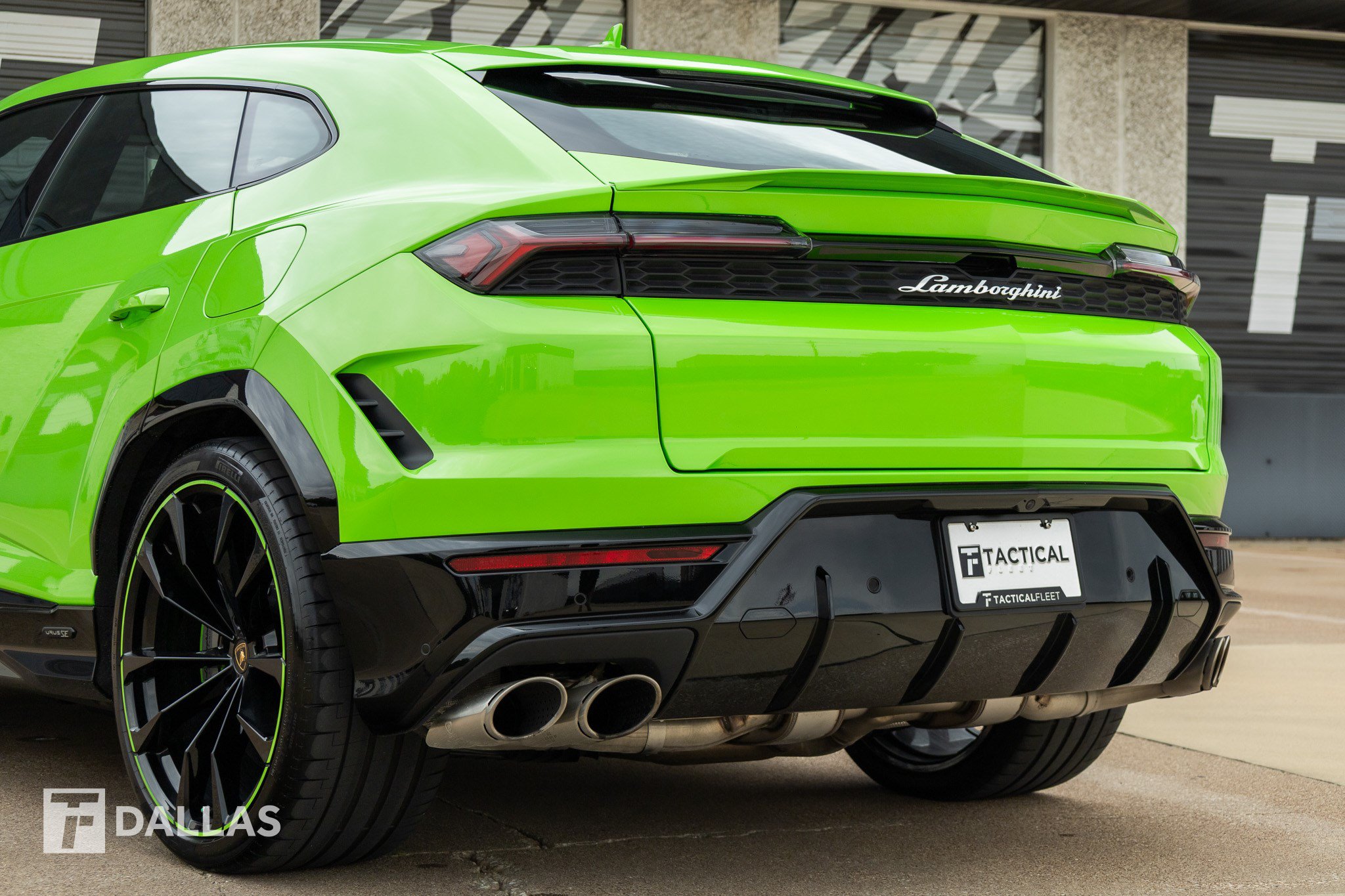 Used 2025 Lamborghini Urus Performante AWD/4WD image 12