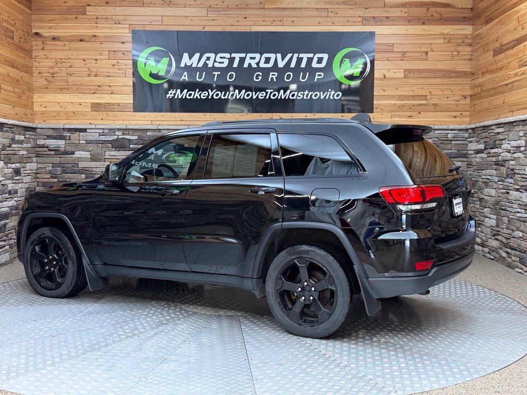 Used 2020 Jeep Grand Cherokee Laredo AWD/4WD image 18